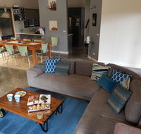 Bay Breeze Holiday Home - Melbourne Tourism