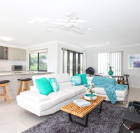Beach Breeze Holiday House - Melbourne Tourism
