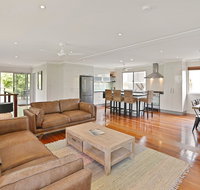 Beach Home in Golden Triangle - Melbourne Tourism