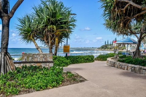 Beach Home In Golden Triangle - Melbourne Tourism 2