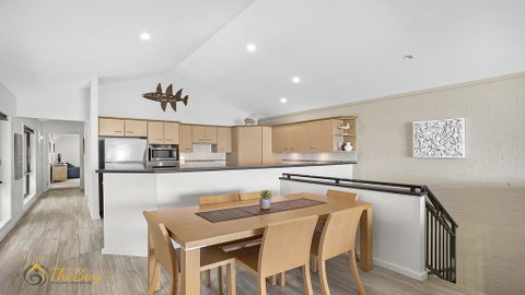 Beach House 72A Marine Drive - Fingal Bay - Melbourne Tourism 3