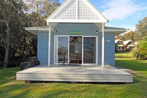 Beach Shack On The Lagoon - Melbourne Tourism 1