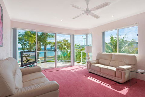 Beach Street Apartments - Melbourne Tourism 1