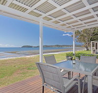 Beached Inn' 93 Foreshore Drive - Spacious beach front house - Melbourne Tourism