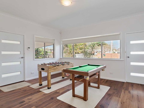 Beached Inn' 93 Foreshore Drive - Spacious Beach Front House - Melbourne Tourism 1