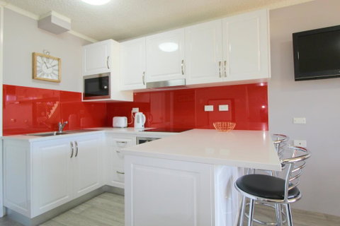 Beachfront 2, 25 Willow Street - Melbourne Tourism 1