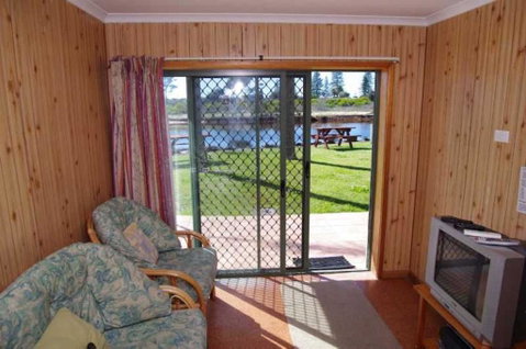 Beachfront 5, 25 Willow Street - Melbourne Tourism 3