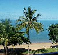 Beachfront Apartments on Trinity Beach - Melbourne Tourism