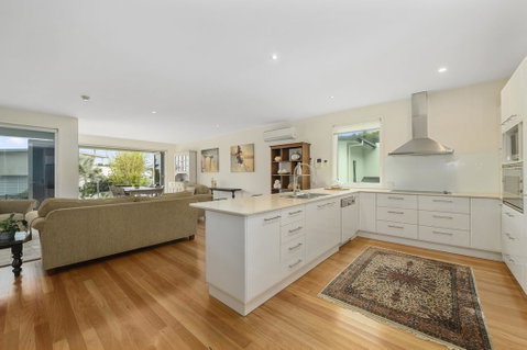 Beachfront By The CC - Family Friendly, Plunge Pool, Steps To The Beach - Melbourne Tourism 3