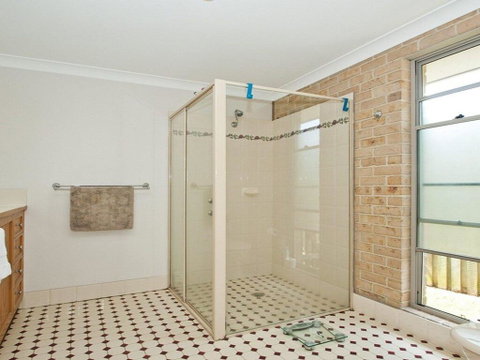 Beachfront Pool House - Absolute Beachfront - Melbourne Tourism 2