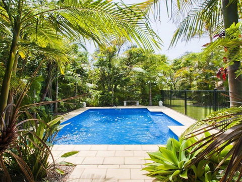 Beachfront Pool House - Absolute Beachfront - Melbourne Tourism 0