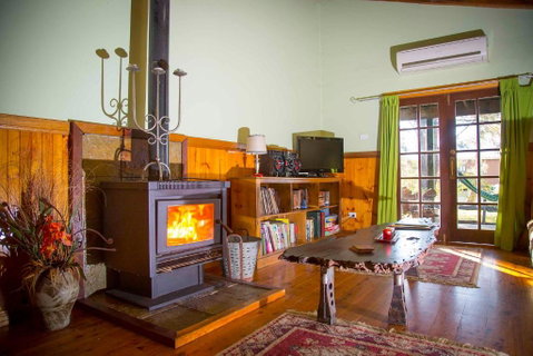 Red Tractor Retreat - Melbourne Tourism 3