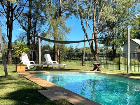 Red Tractor Retreat - Melbourne Tourism 2