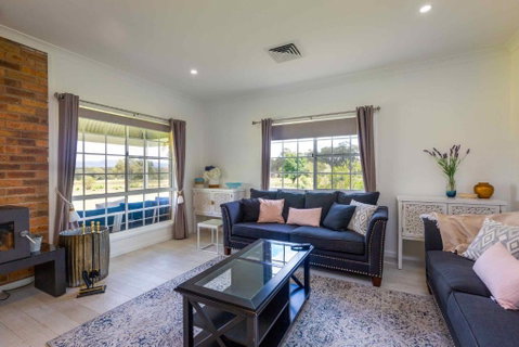 Redims Hill Cottage - Melbourne Tourism 1