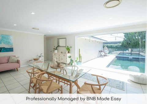 Regand Retreat - Luxurious Family Home, Pool - Melbourne Tourism 0