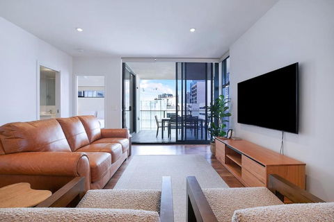 Regatta Hideaway - A Breezy Balcony Residence - Melbourne Tourism 0