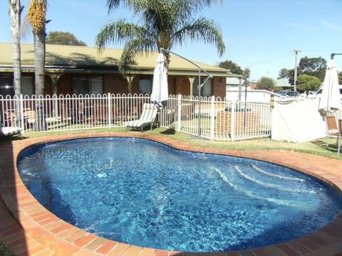 Regency Court Motel - Melbourne Tourism 3