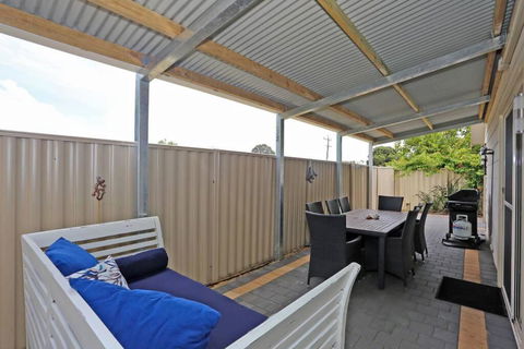 Relax At Falcon By The Bay - Melbourne Tourism 3