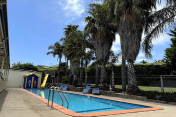 Relax, Resort Style with Melbourne Tourism