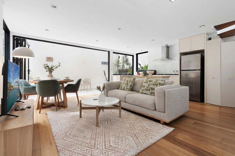 Relaxed Beachside Townhouse - Melbourne Tourism 0