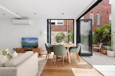 Relaxed Beachside Townhouse - Melbourne Tourism 1