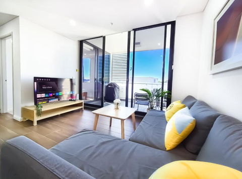 Relaxing 1BR W Pools & SPA, Gym In Olympic Park - Melbourne Tourism 3