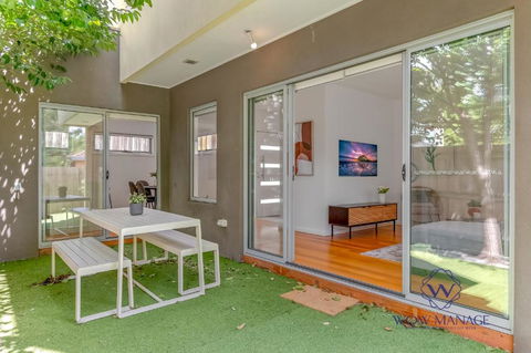 Relaxing Getaway Oasis With Patio In Charming Kew - Melbourne Tourism 1