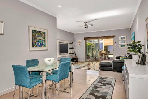 Relaxing Getaway Steps From Grange Beach - Melbourne Tourism 0