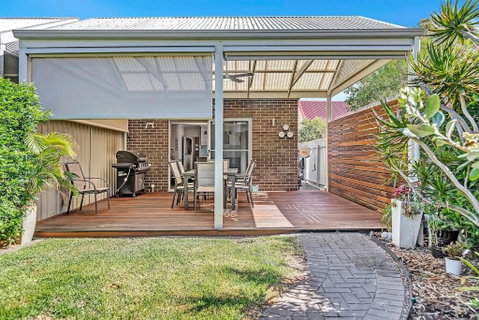 Relaxing Getaway Steps From Grange Beach - Melbourne Tourism 1