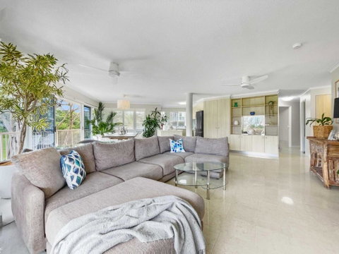 Relaxing Ocean View Apartment In Buddina - Melbourne Tourism 0