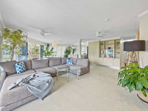 Relaxing Ocean View Apartment In Buddina - Melbourne Tourism 1