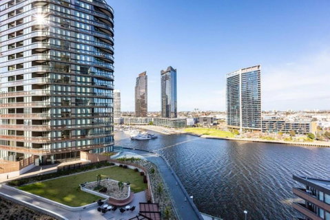 Resort-style Docklands Riverview Stay With Parking - Melbourne Tourism 0