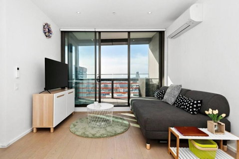 Resort-style Docklands Riverview Stay With Parking - Melbourne Tourism 2