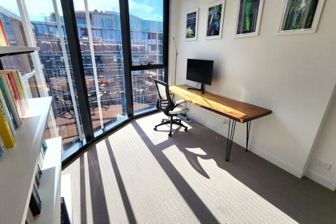 Resort-style Exec 1 Bed With Study In Port Melbourne - Melbourne Tourism 2