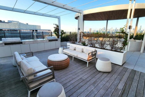 Resort-style Exec 1 Bed With Study In Port Melbourne - Melbourne Tourism 3