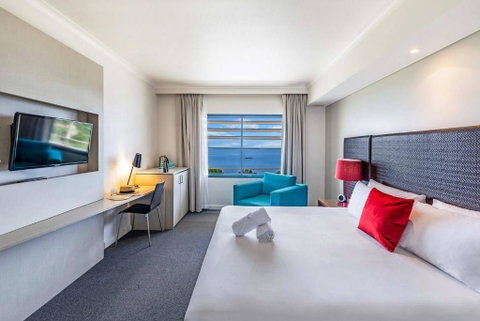 Resort Style King Pad With Sparkling Sea Views - Melbourne Tourism 2