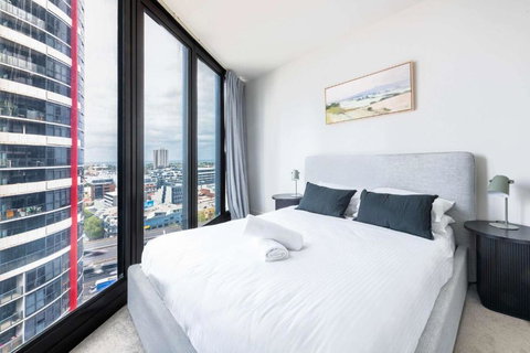 Resort Style Living 2 Bed Apt With Pool BBQ - Melbourne Tourism 3