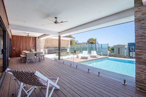 Resort Style Luxury In Sorrento - Melbourne Tourism 1