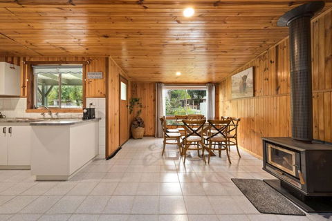 Rest & Relaxation - Melbourne Tourism 0