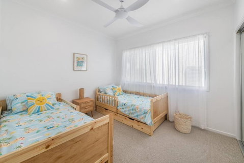 Retreat In The Heart Of Alex - 3BR Sleeps 11, Pool - Melbourne Tourism 3