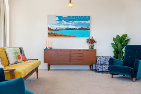 Retro Beach House - Melbourne Tourism 2