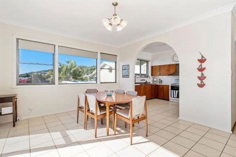 Retro Beach House - Melbourne Tourism 3
