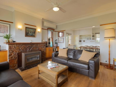 Retro Retreat - Melbourne Tourism 0
