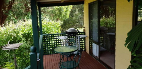 Ripplebrook Country Cottage - Melbourne Tourism 3