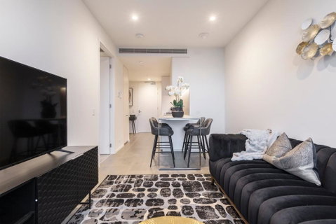 Ritzy Apartment In Iconic Australia 108 With Views - Melbourne Tourism 2