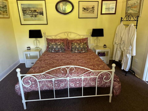 River Front Estate - Melbourne Tourism 1