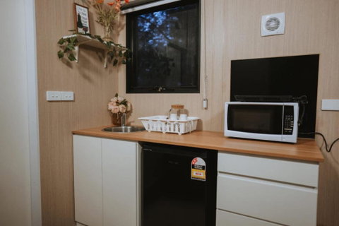 River Oasis Tiny House By Tiny Away - Melbourne Tourism 3