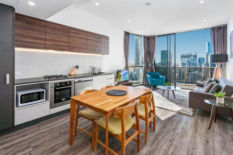 River-View Unit With Rooftop Pool Near Museums - Melbourne Tourism 1