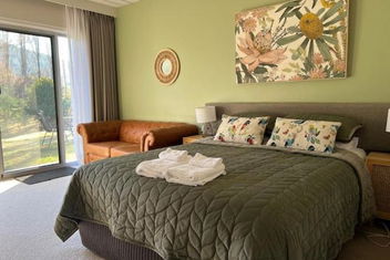 Riverbank Park MOTEL with Melbourne Tourism