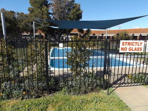 Rivergum Motel - Melbourne Tourism 3